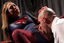 Lex licks pussy Supergirl